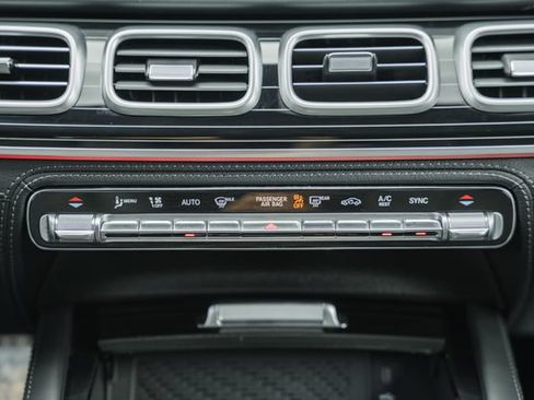 Used 2025 Mercedes-Benz GLS 450 4MATIC image 23