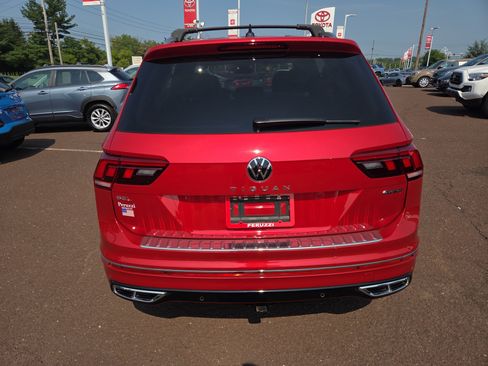 Used 2024 Volkswagen Tiguan SEL R-Line AWD/4WD image 4