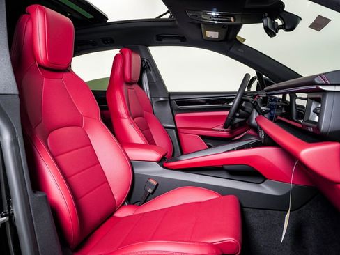 New 2026 Porsche Macan 4 Electric AWD/4WD image 15