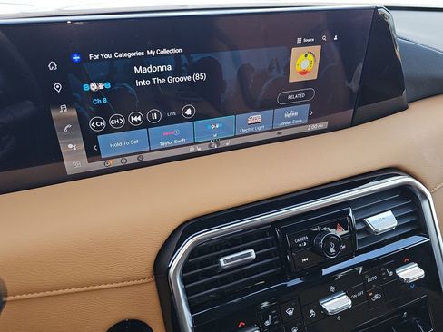 Used 2025 Nissan Armada SL w/ Captain's Chari Seat Package image 38