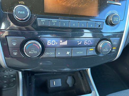 Used 2013 Nissan Altima 2.5 SV FWD image 27