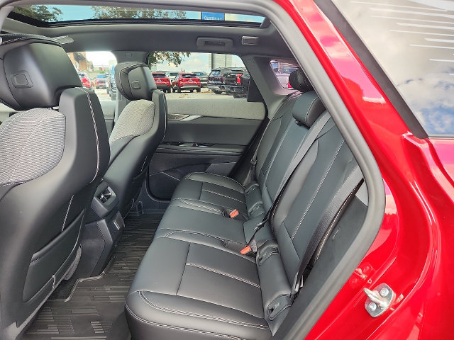 Certified 2026 Cadillac Optiq Sport 1 w/ LPO, Floor Liner Package AWD/4WD image 10