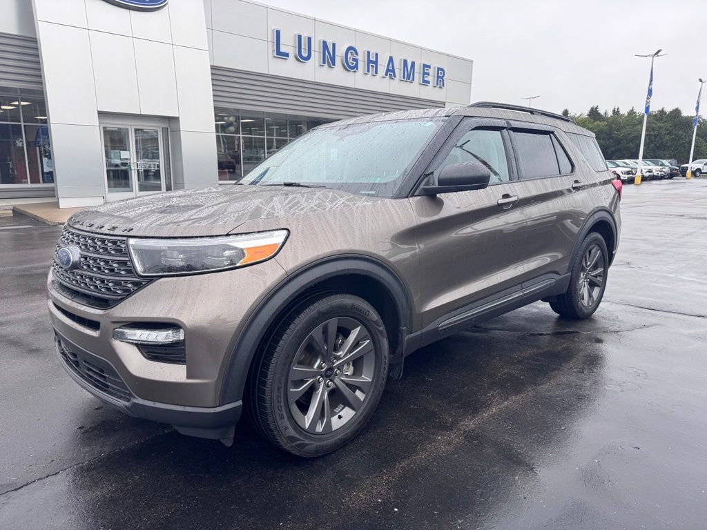 Used 2021 Ford Explorer XLT w/ Equipment Group 202A AWD/4WD image 1