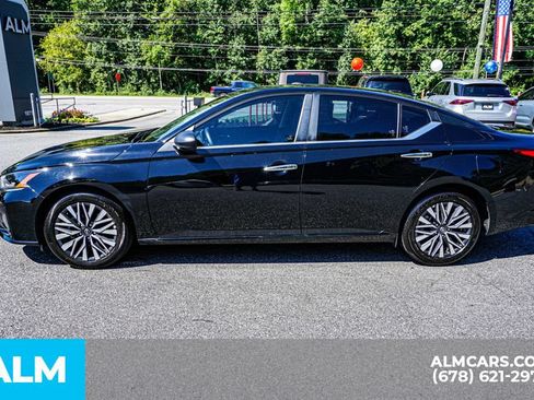 Used 2025 Nissan Altima 2.5 SV FWD image 6