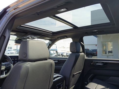 New 2026 Chevrolet Suburban Z71 image 22