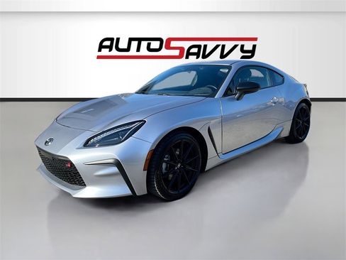 Used 2023 Toyota GR86 Premium image 3