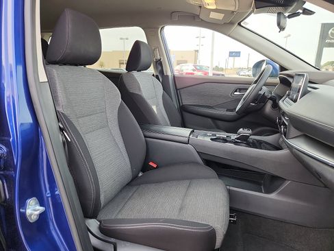 Used 2023 Nissan Rogue SV image 15