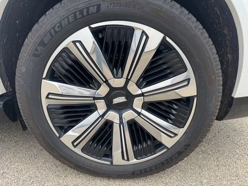 Used 2025 Cadillac Escalade IQ Luxury 2 AWD/4WD image 8