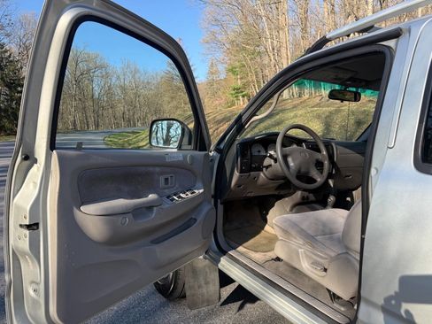 Used 2002 Toyota Tacoma 4x4 Double Cab image 17