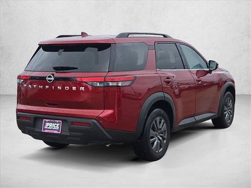 Used 2025 Nissan Pathfinder SV FWD image 5