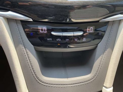 Used 2023 Cadillac XT6 Premium Luxury FWD image 32