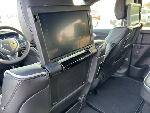 New 2026 Chrysler Pacifica Limited w/ Uconnect Theater Family Group AWD/4WD image 22