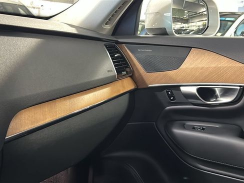 Certified 2024 Volvo XC90 B6 Plus w/ Protection Package Premier AWD/4WD image 19