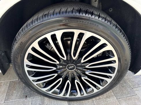 Certified 2024 Lincoln Aviator Black Label w/ Class IV Trailer Tow Package image 38