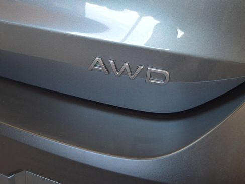 Used 2025 Nissan Kicks SV AWD/4WD image 20