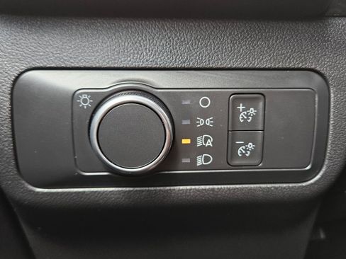 Used 2022 Ford Escape SE image 23