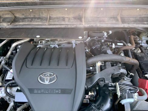 Used 2023 Toyota Highlander Limited FWD image 32
