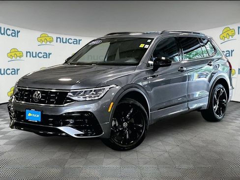 Used 2024 Volkswagen Tiguan SE R-Line AWD/4WD image 3