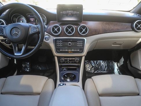 Used 2017 Mercedes-Benz GLA 250 image 10