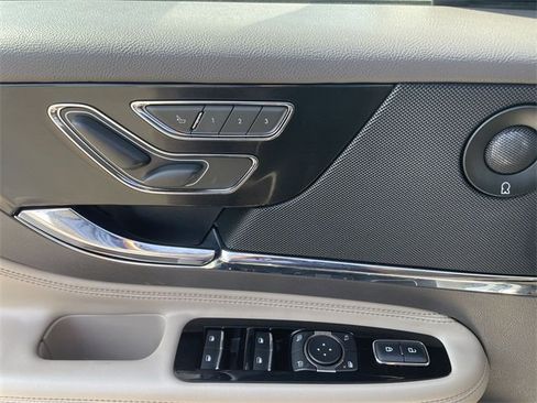 Used 2021 Lincoln Corsair Reserve w/ Equipment Group 201A image 23