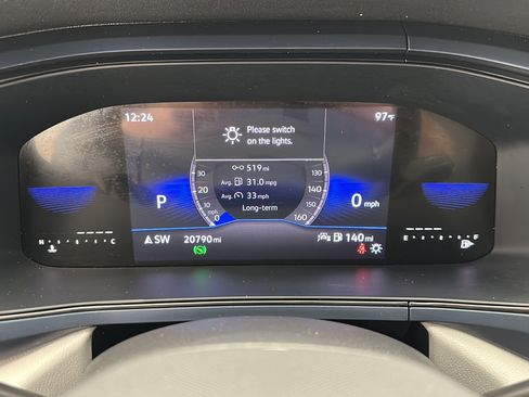 Used 2023 Volkswagen Taos SE w/ Panoramic Sunroof Package FWD image 17