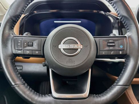 Used 2022 Nissan Pathfinder Platinum w/ Cargo Package FWD image 17