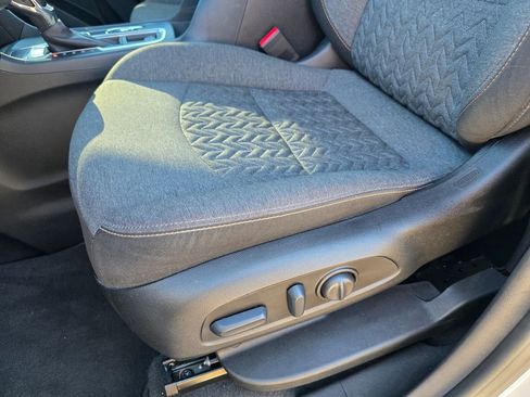 Used 2022 Chevrolet Equinox LT image 12