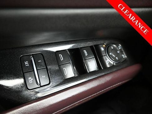 Used 2023 Cadillac Escalade ESV Sport Platinum w/ LPO, ONYX Package image 30