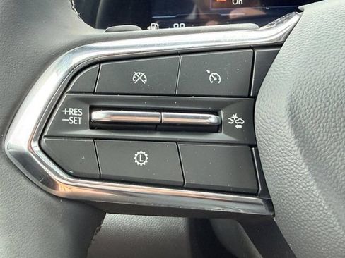 New 2026 Chevrolet Equinox LT w/ Convenience Package II FWD image 8