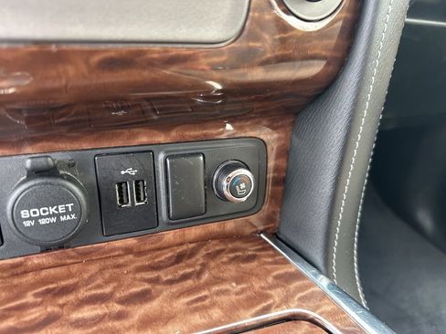 Used 2019 Nissan Armada Platinum w/ Captain's Chairs Package AWD/4WD image 23