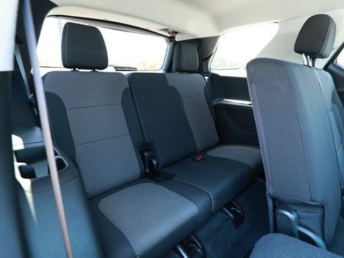 Used 2019 Chevrolet Traverse LT FWD image 32