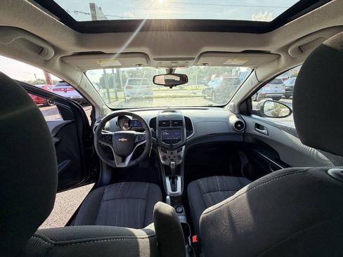Used 2016 Chevrolet Sonic LT w/ Fun and Sun Package FWD image 43