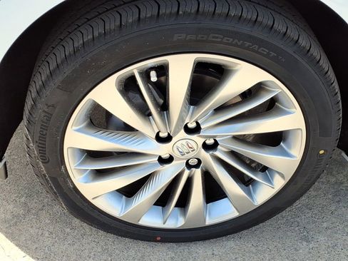 New 2026 Buick Envision Avenir image 9