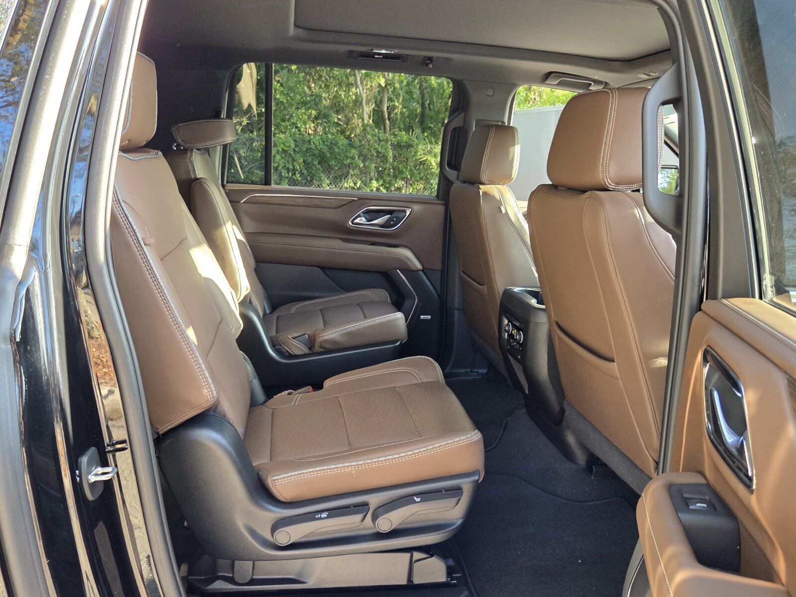 Certified 2024 Chevrolet Suburban High Country w/ Premium Package RWD image 21