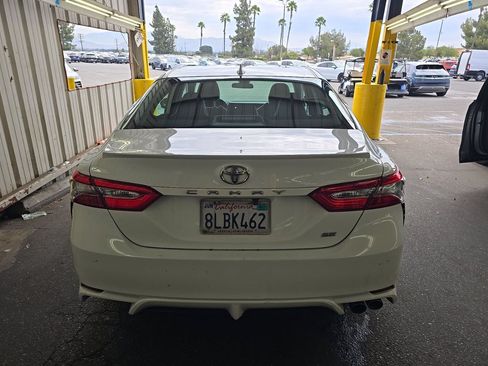 Used 2019 Toyota Camry SE w/ Carpet Mat Package FWD image 5