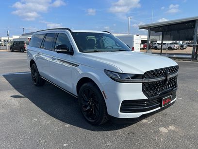 New 2025 Lincoln Navigator L Reserve w/ Jet Appearance Package