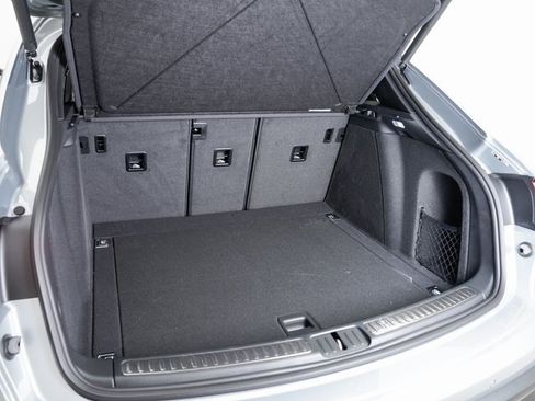 New 2025 Porsche Macan image 28