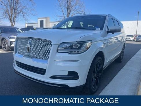Certified 2024 Lincoln Navigator L Reserve AWD/4WD image 3
