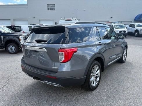 Certified 2023 Ford Explorer XLT w/ Equipment Group 202A AWD/4WD image 3