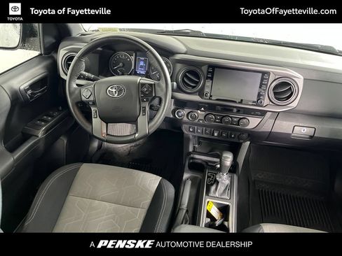 Used 2021 Toyota Tacoma TRD Sport w/ Technology Package AWD/4WD image 3