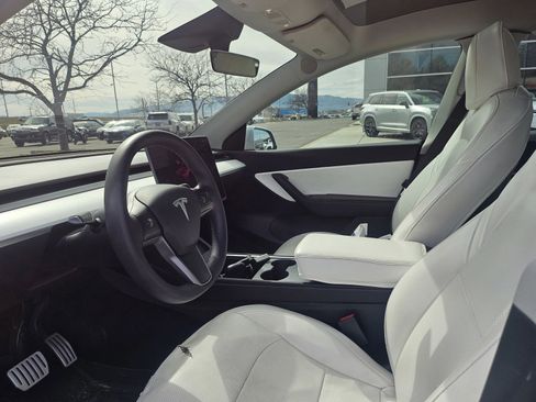 Used 2022 Tesla Model Y Performance image 10