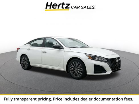 Used 2025 Nissan Altima 2.5 SV FWD image 1