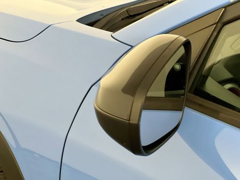 Used 2024 Chevrolet Trax RS w/ Sunroof Package image 10