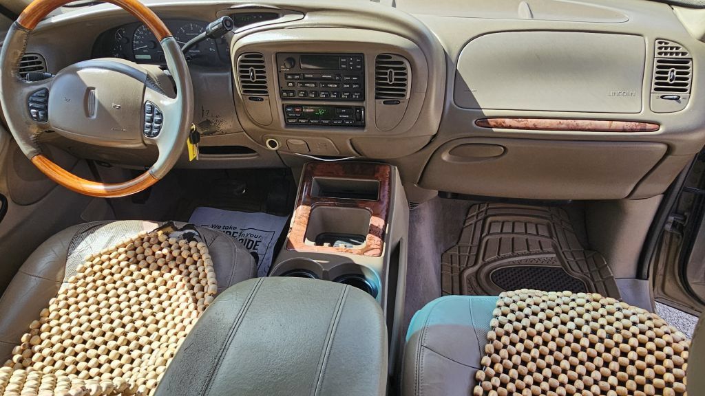Used 2000 Lincoln Navigator 2WD image 12