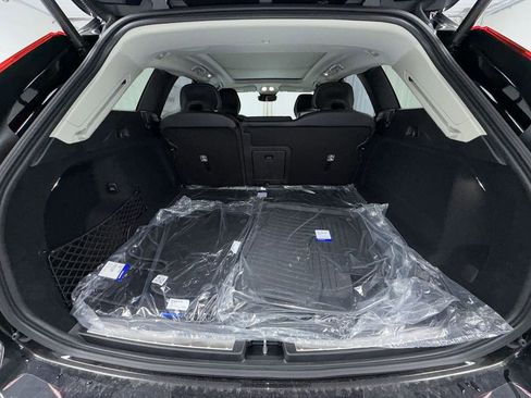 New 2026 Volvo XC60 B5 Ultra w/ Climate Package AWD/4WD image 16