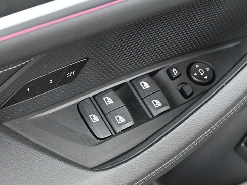 Used 2025 BMW i4 eDrive40 image 10