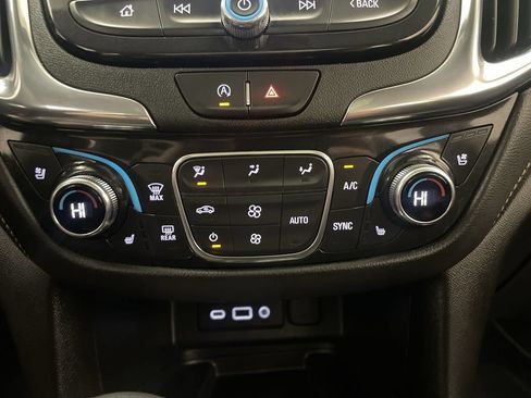 Used 2023 Chevrolet Equinox Premier FWD image 12