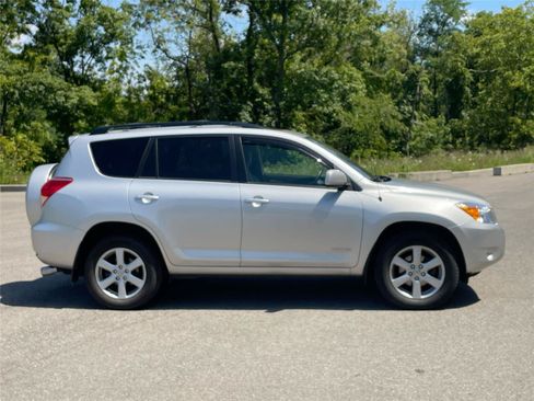 Used 2007 Toyota RAV4 Limited AWD/4WD image 6