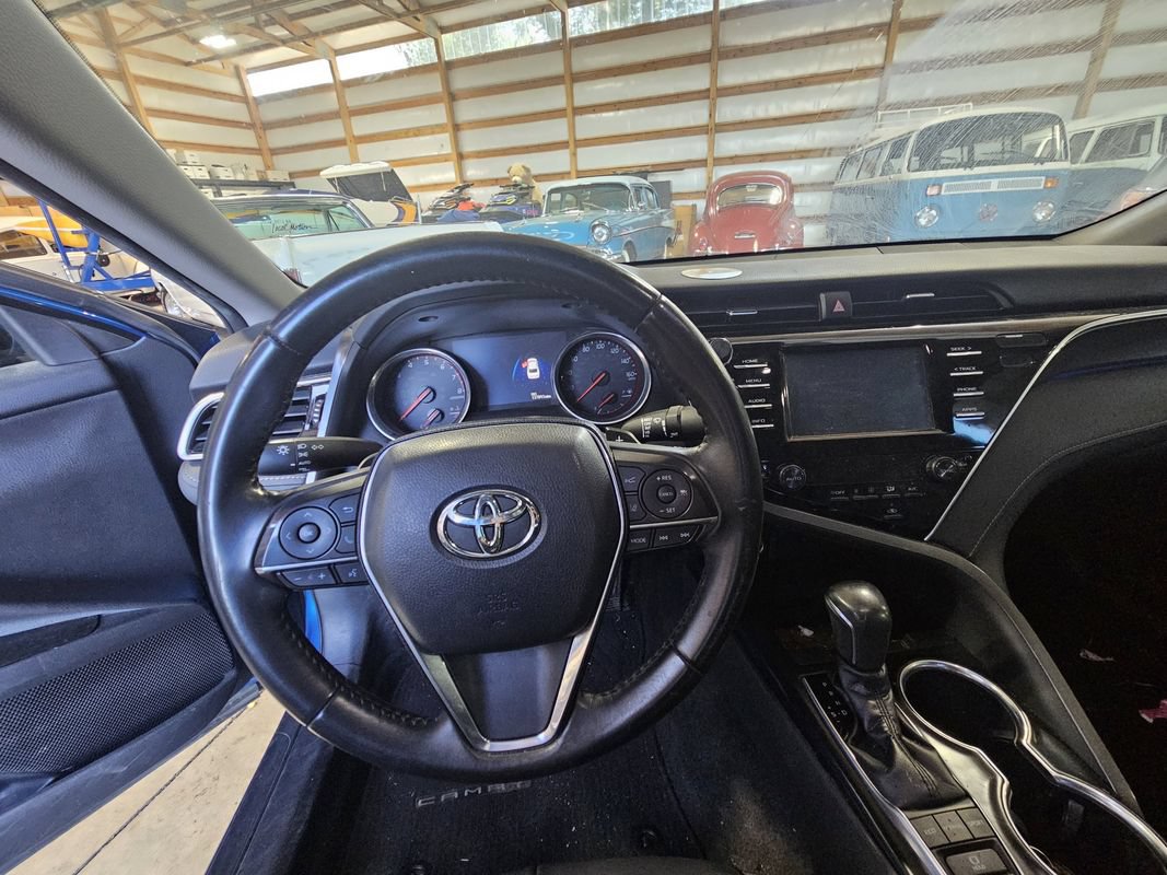 Used 2018 Toyota Camry XSE FWD image 14