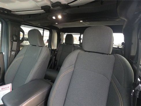 Used 2024 Jeep Gladiator Sport image 14